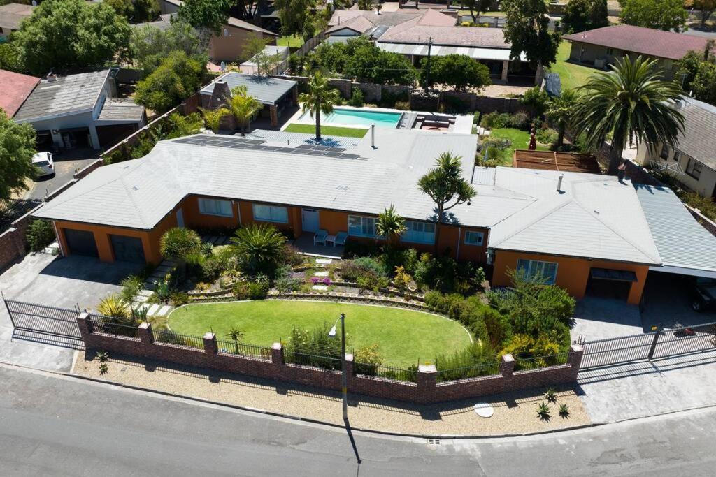 Garten Wohnung Mit Pool, 2 Schlafzimmer Cape Town Eksteriør bilde